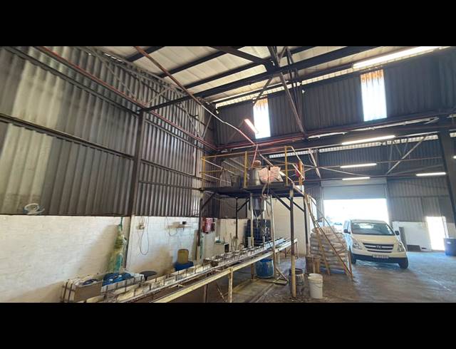446M² WAREHOUSE TO LET IN EVERITE INDUSTRIA